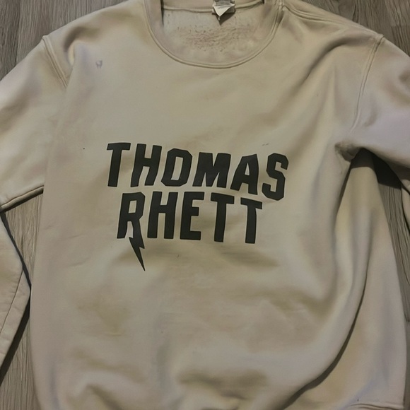 It’s a Thomas Rhett tour sweater - Picture 1 of 3